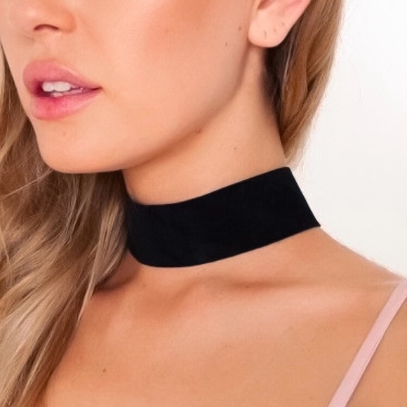 ⚜️[𝟯/$𝟮𝟴]⚜️NEW Thick Black Velvet Simple Choker - Picture 9 of 13